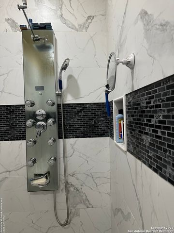 177 Knollwood Cir, Bandera, TX 78003