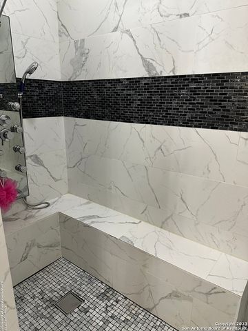 177 Knollwood Cir, Bandera, TX 78003