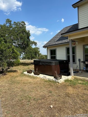 177 Knollwood Cir, Bandera, TX 78003