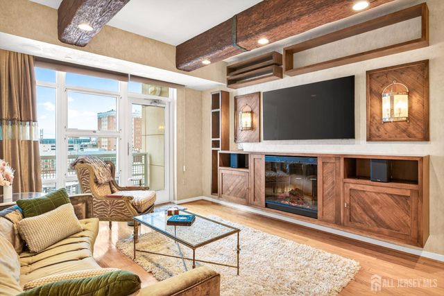 20 Livingston Avenue 903, New Brunswick, NJ 08901