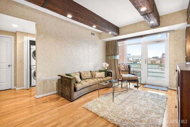 20 Livingston Avenue 903, New Brunswick, NJ 08901