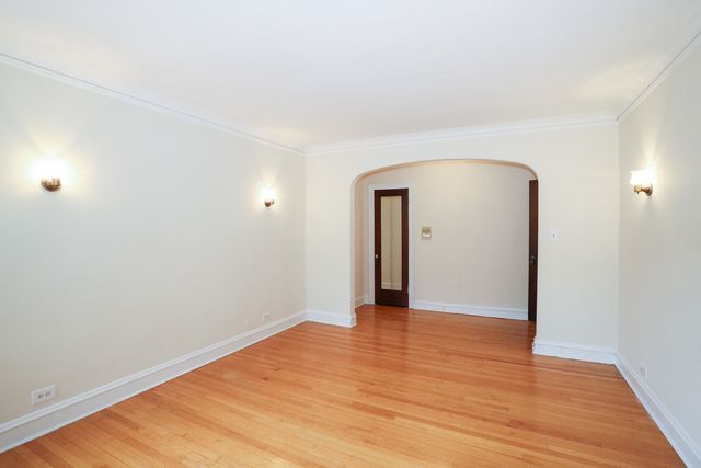 7447 N Claremont Avenue 3F, Chicago, IL 60645