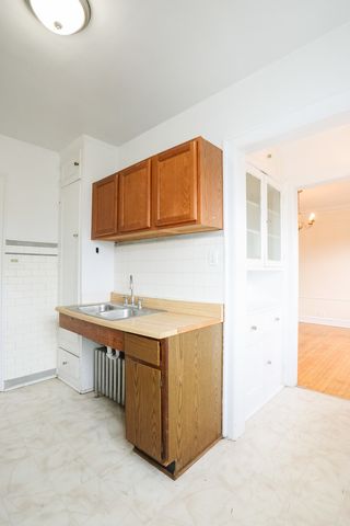 7447 N Claremont Avenue 3F, Chicago, IL 60645