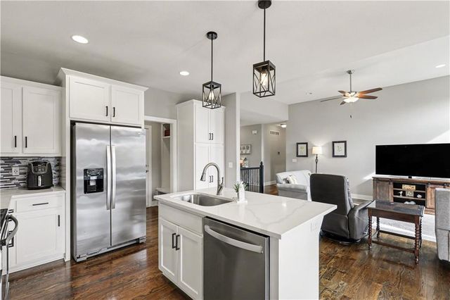 205 E Woodland Avenue, Lone Jack, MO 64070