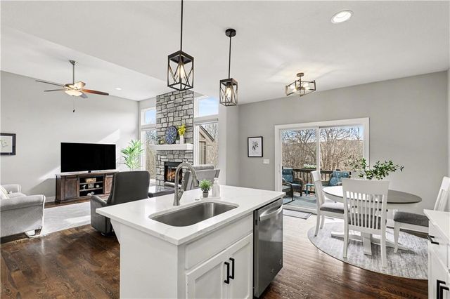 205 E Woodland Avenue, Lone Jack, MO 64070