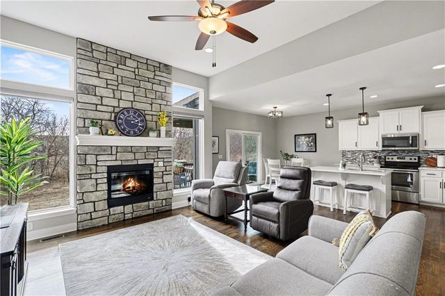 205 E Woodland Avenue, Lone Jack, MO 64070