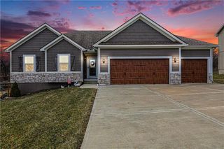 205 E Woodland Avenue, Lone Jack, MO 64070