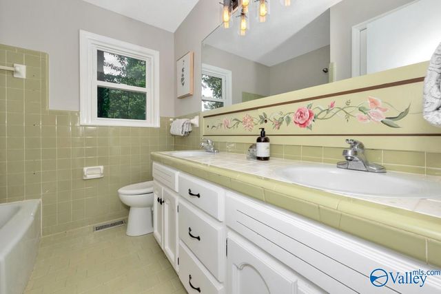 8029 Navios Drive SE, Huntsville, AL 35802