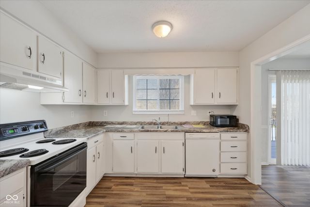 857 Indigo Way 857D, Indianapolis, IN 46260