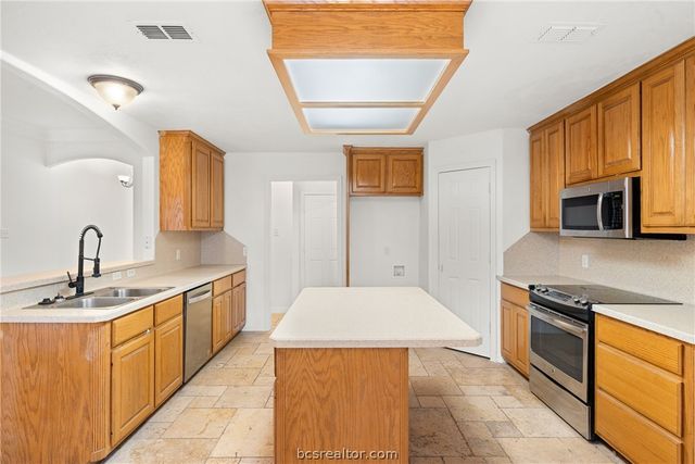 112 Ruby Street, Caldwell, TX 77836