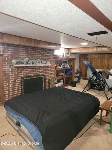 9307 Fairground Rd, Louisville, KY 40291