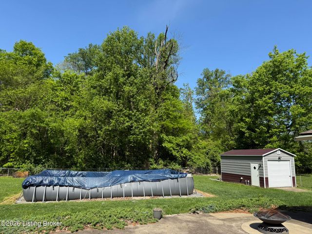 9307 Fairground Rd, Louisville, KY 40291