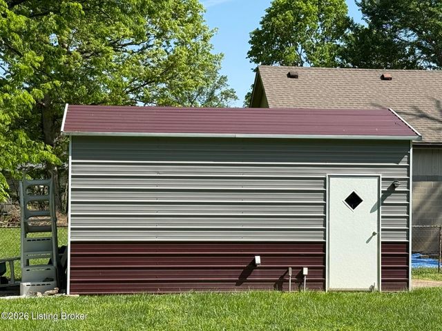 9307 Fairground Rd, Louisville, KY 40291