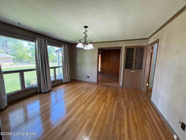 9307 Fairground Rd, Louisville, KY 40291