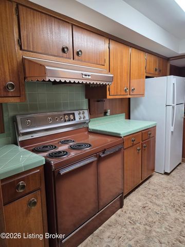 9307 Fairground Rd, Louisville, KY 40291