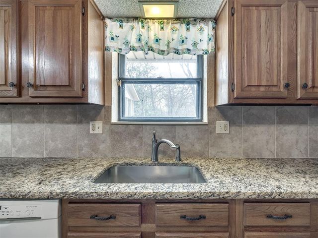 1608 N Sooner Road, Edmond, OK 73034