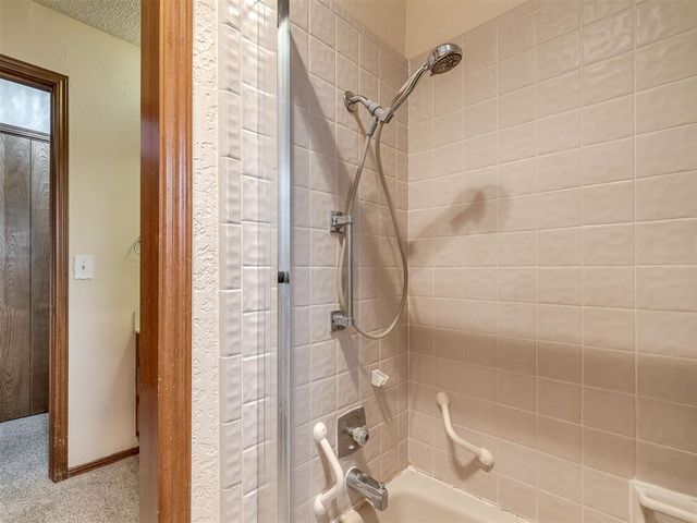 1608 N Sooner Road, Edmond, OK 73034