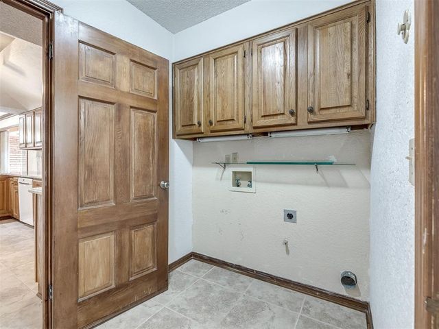 1608 N Sooner Road, Edmond, OK 73034