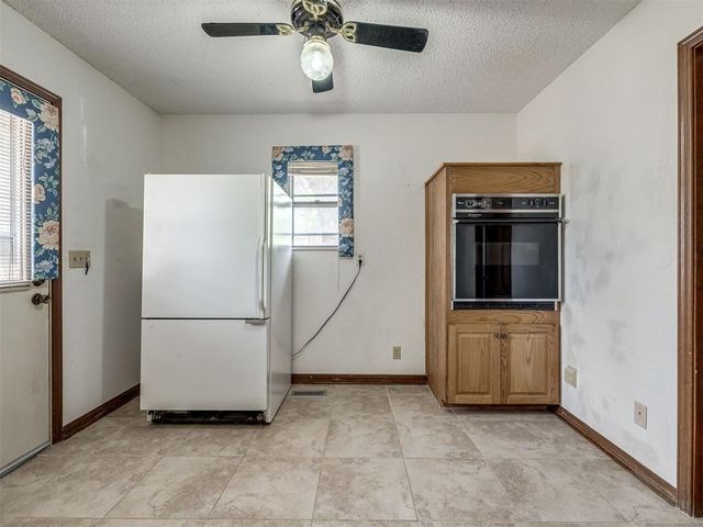 1608 N Sooner Road, Edmond, OK 73034