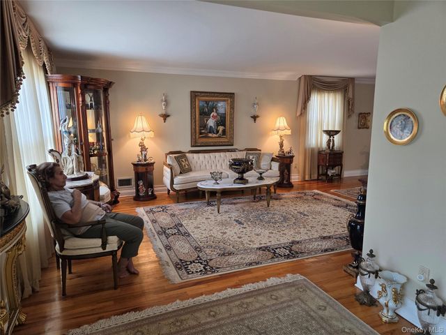 1516 215th Street, Bayside, NY 11360