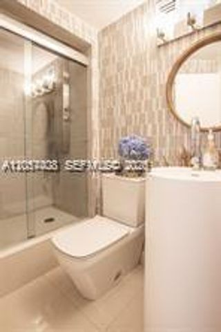 825 Brickell Bay Dr 1151, Miami, FL 33131