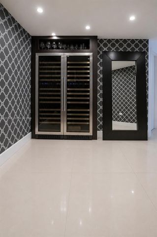 825 Brickell Bay Dr 1151, Miami, FL 33131
