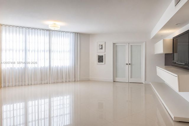 825 Brickell Bay Dr 1151, Miami, FL 33131