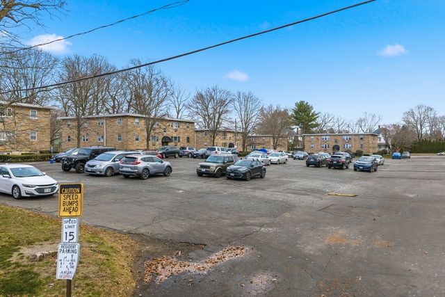 29 Auna Dr 3, Brockton, MA 02301