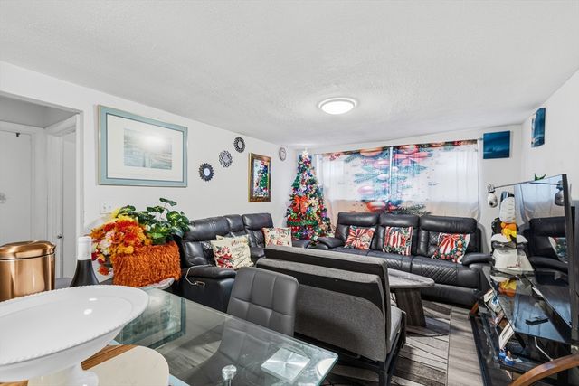 29 Auna Dr 3, Brockton, MA 02301