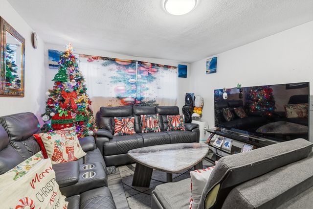 29 Auna Dr 3, Brockton, MA 02301