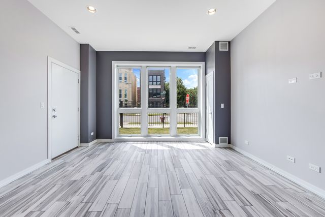 2431 W Congress Parkway 1, Chicago, IL 60612