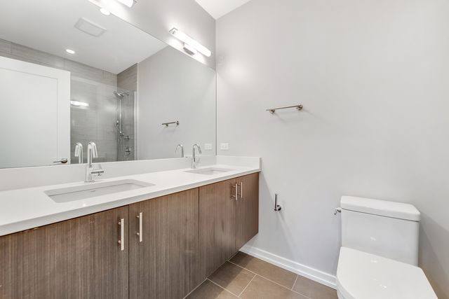 2431 W Congress Parkway 1, Chicago, IL 60612