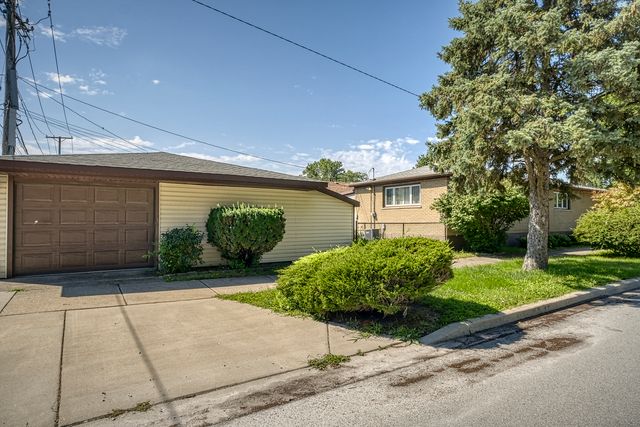 12901 S Carondolet Avenue, Chicago, IL 60633