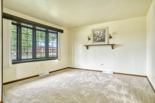 12901 S Carondolet Avenue, Chicago, IL 60633