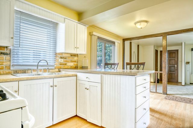 12901 S Carondolet Avenue, Chicago, IL 60633
