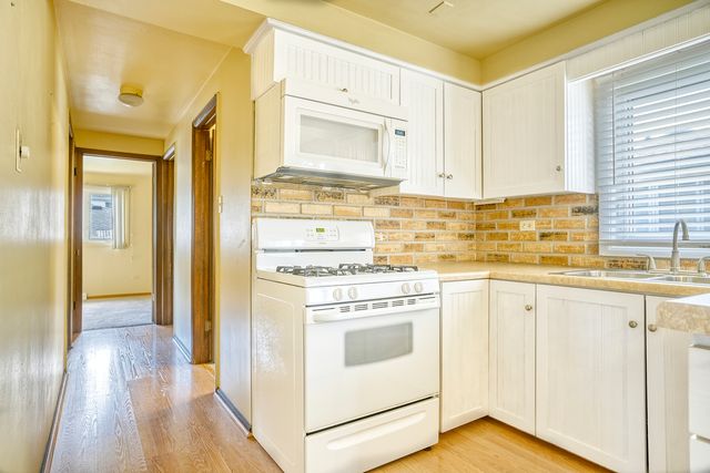 12901 S Carondolet Avenue, Chicago, IL 60633