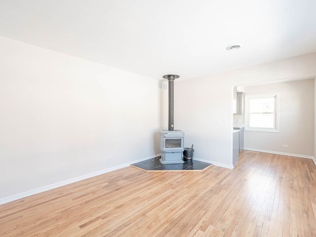 1110 S Gables Boulevard, Wheaton, IL 60189