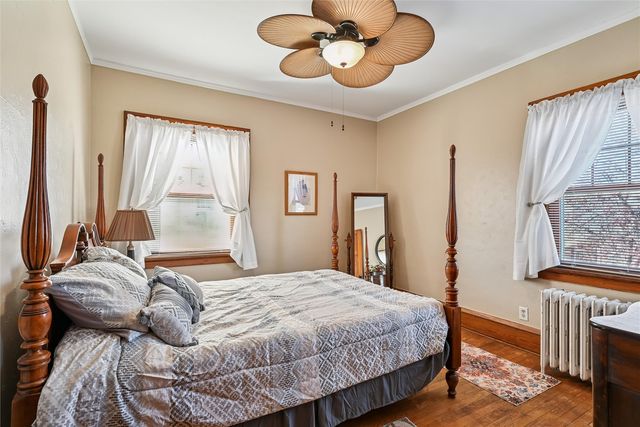 1602 1st Ave NW, Cedar Rapids, IA 52405