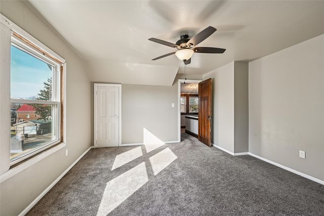 1602 1st Ave NW, Cedar Rapids, IA 52405