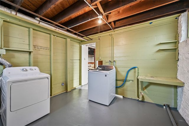 1602 1st Ave NW, Cedar Rapids, IA 52405