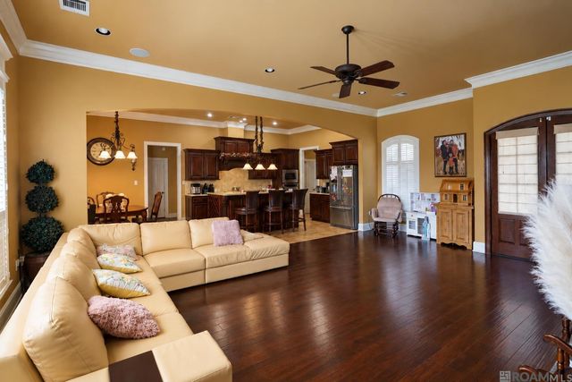 6162 Pelican Crossing Dr, Gonzales, LA 70737