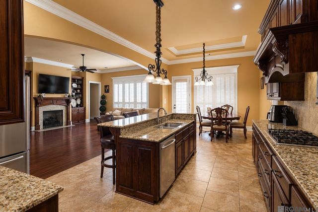 6162 Pelican Crossing Dr, Gonzales, LA 70737