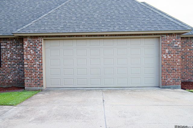 6162 Pelican Crossing Dr, Gonzales, LA 70737