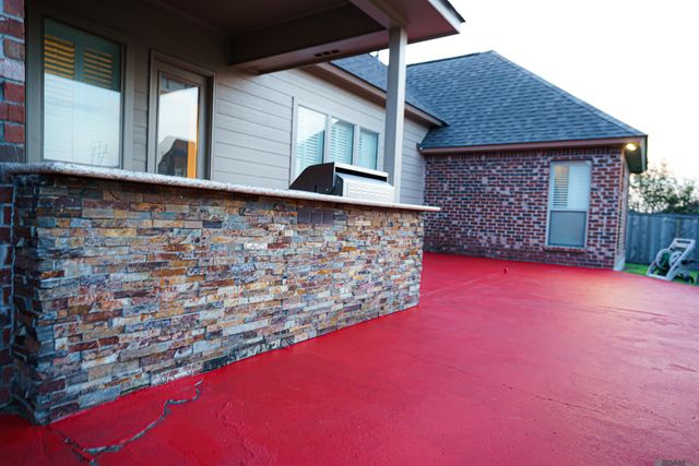 6162 Pelican Crossing Dr, Gonzales, LA 70737