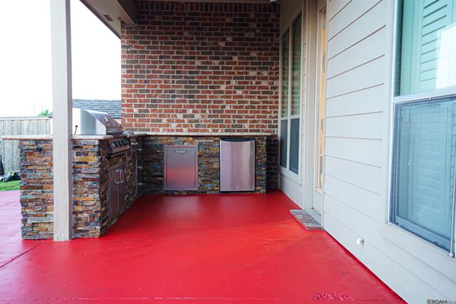 6162 Pelican Crossing Dr, Gonzales, LA 70737