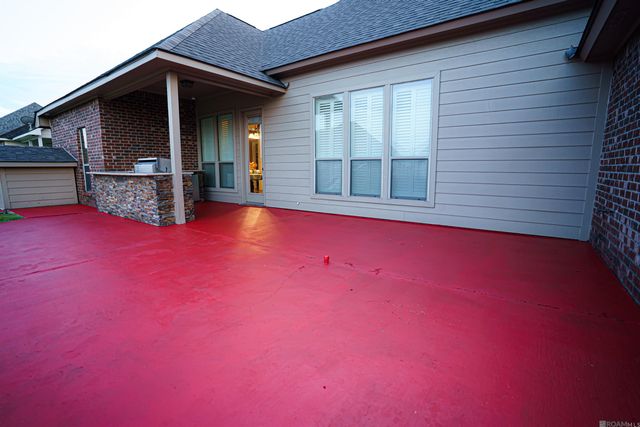 6162 Pelican Crossing Dr, Gonzales, LA 70737