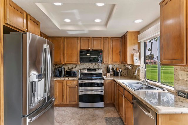 6 Maximo Way, Palm Desert, CA 92260