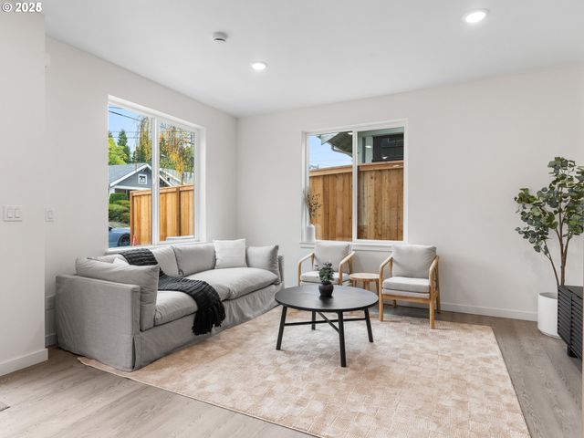 2425 Ne Alberta St, Portland, OR 97211