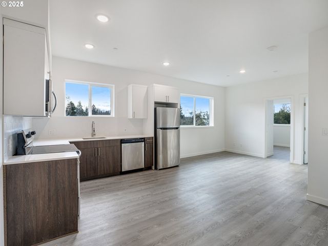 2425 Ne Alberta St, Portland, OR 97211