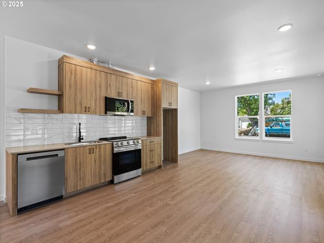 2425 Ne Alberta St, Portland, OR 97211